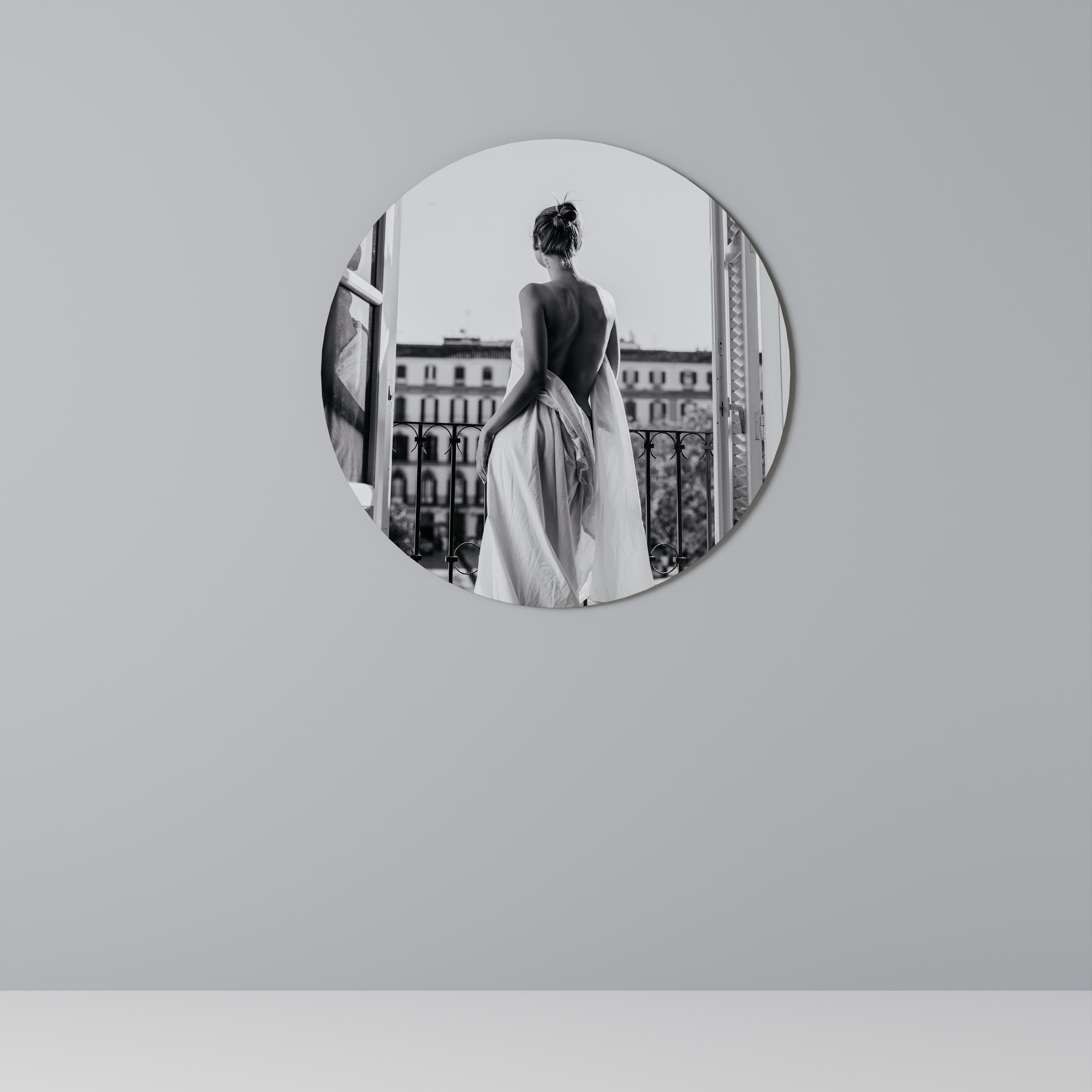 DRÖMMENS KLÄNNING Rund väggkonst