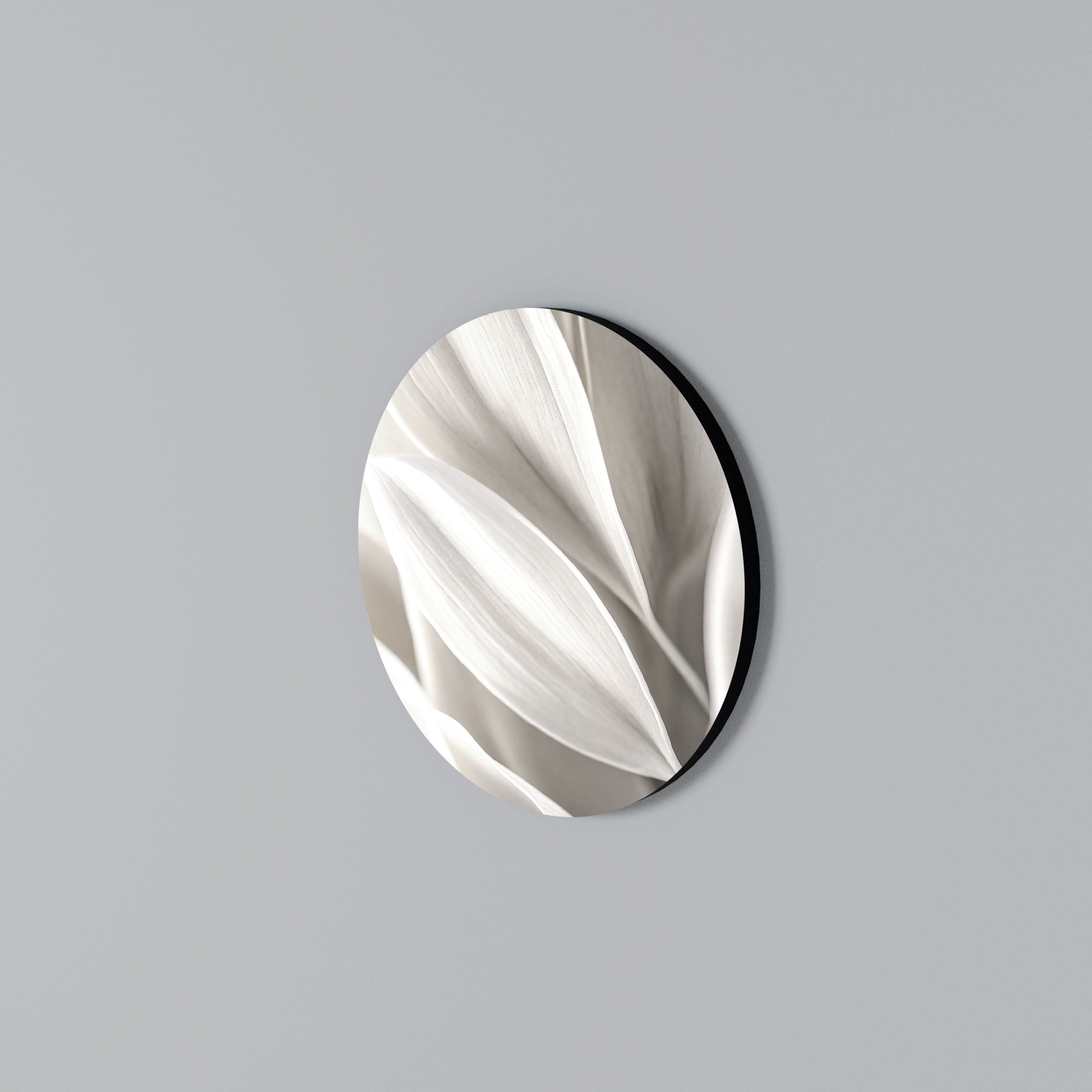 WHISPERS OF WHITE Rund väggdekor