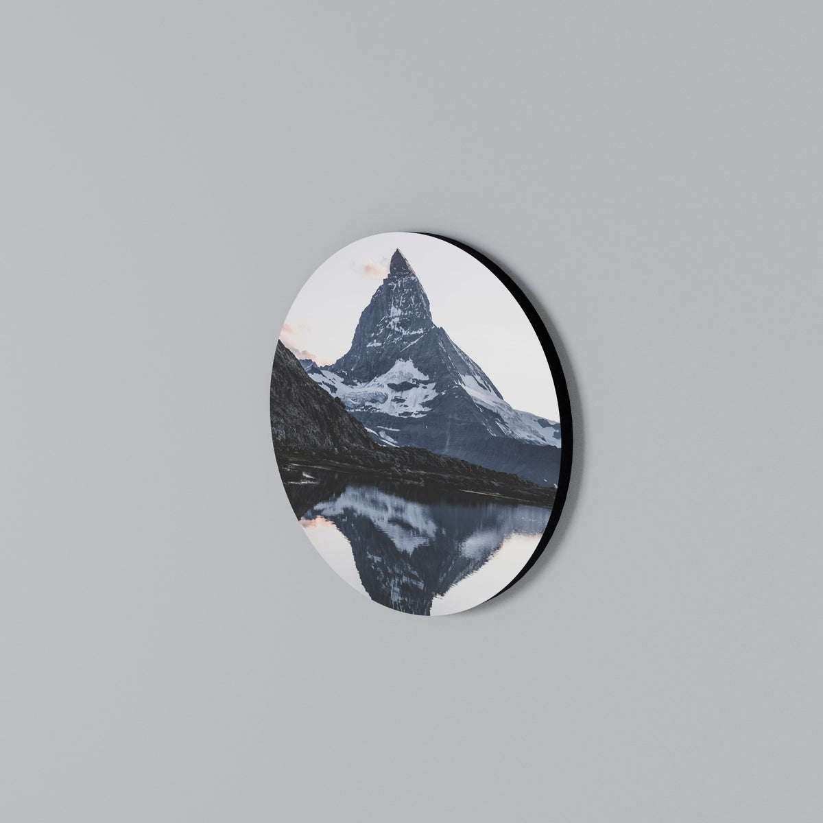 MEMORY OF MATTERHORN Rund väggdekor