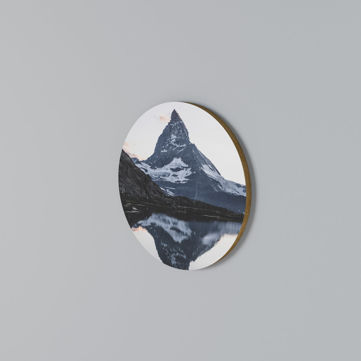 MEMORY OF MATTERHORN Rund väggdekor
