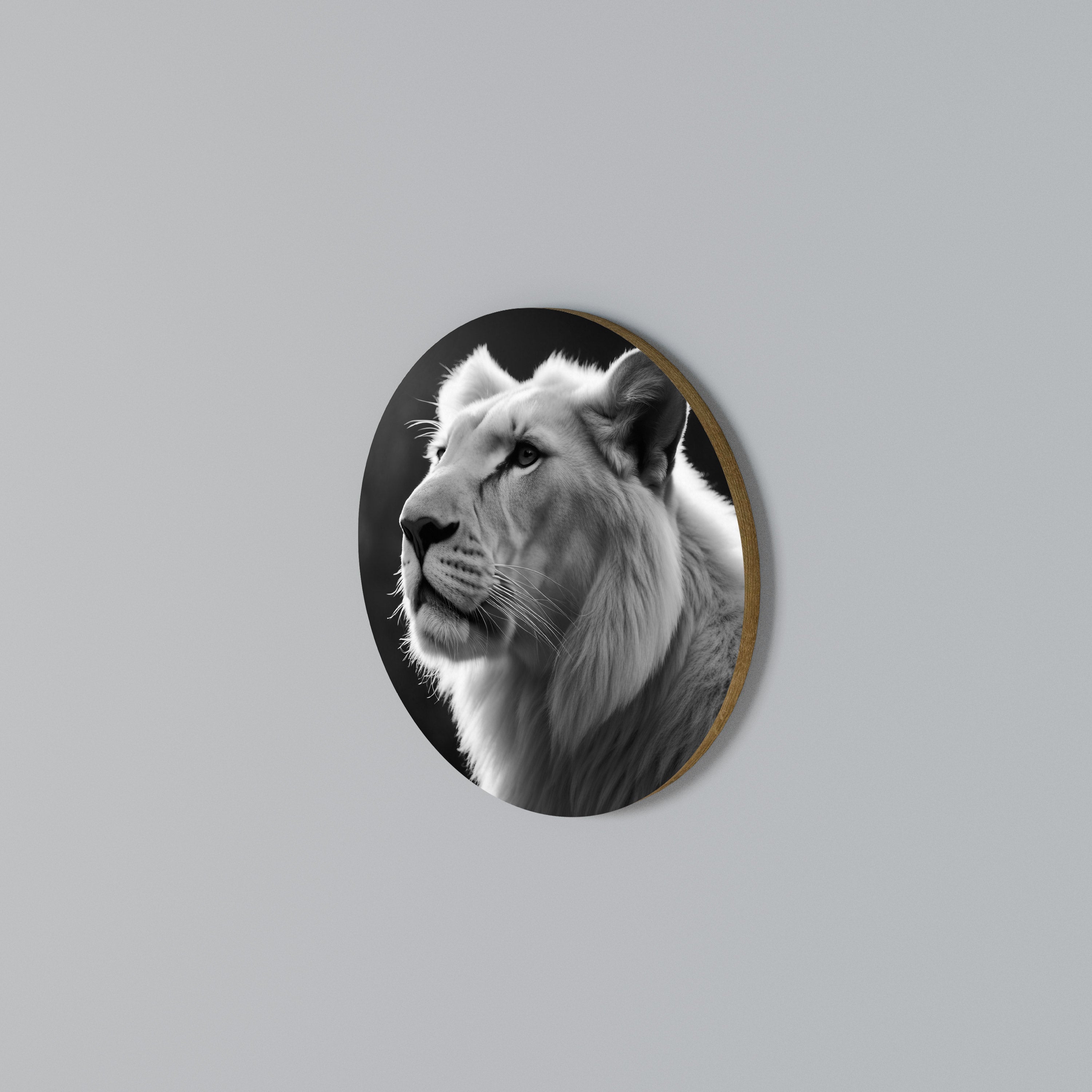 WHISPERS OF MAJESTY Round Wall Art