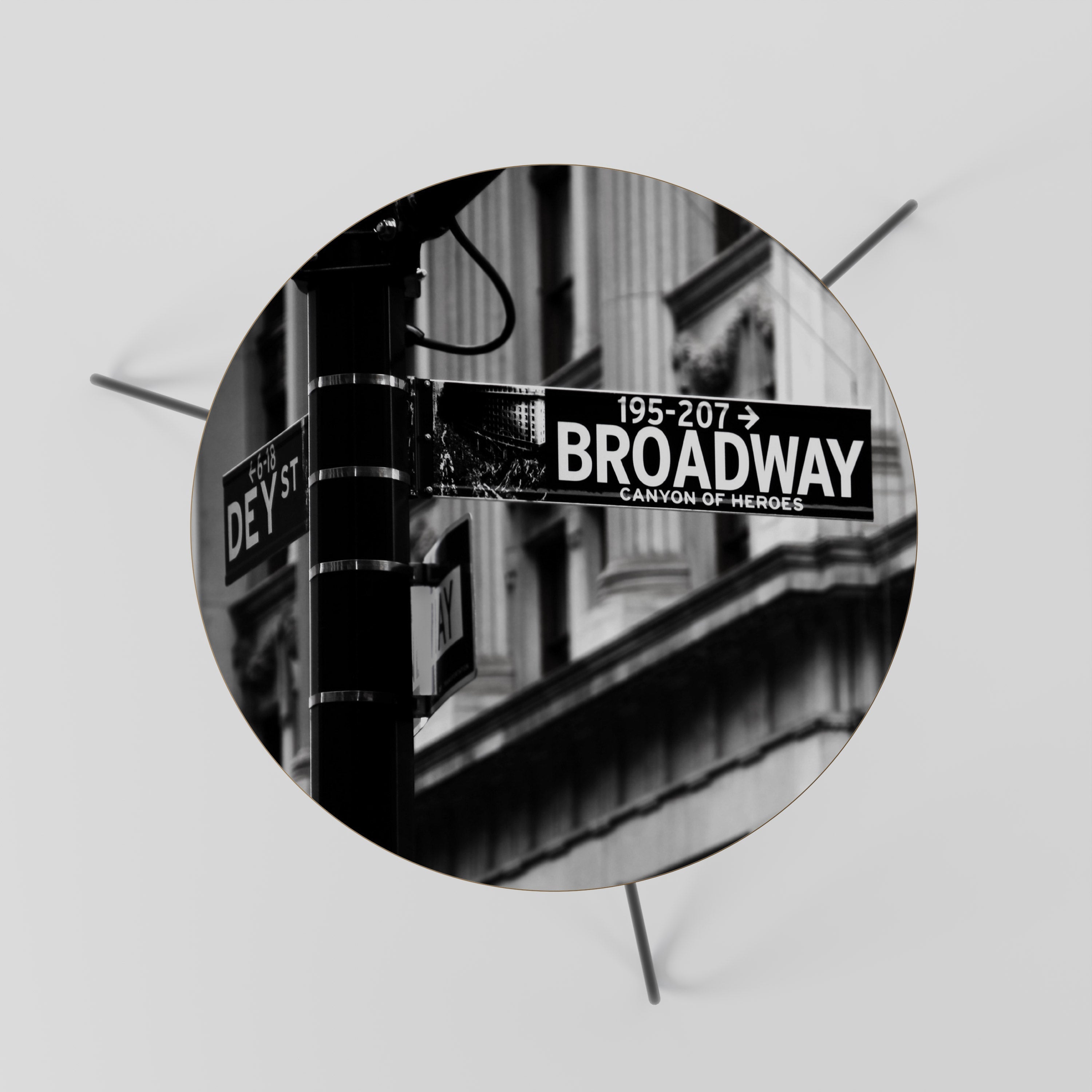 BROADWAY SKYLT Soffbord 60