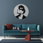 SMOKY BELLE Round Wall Art