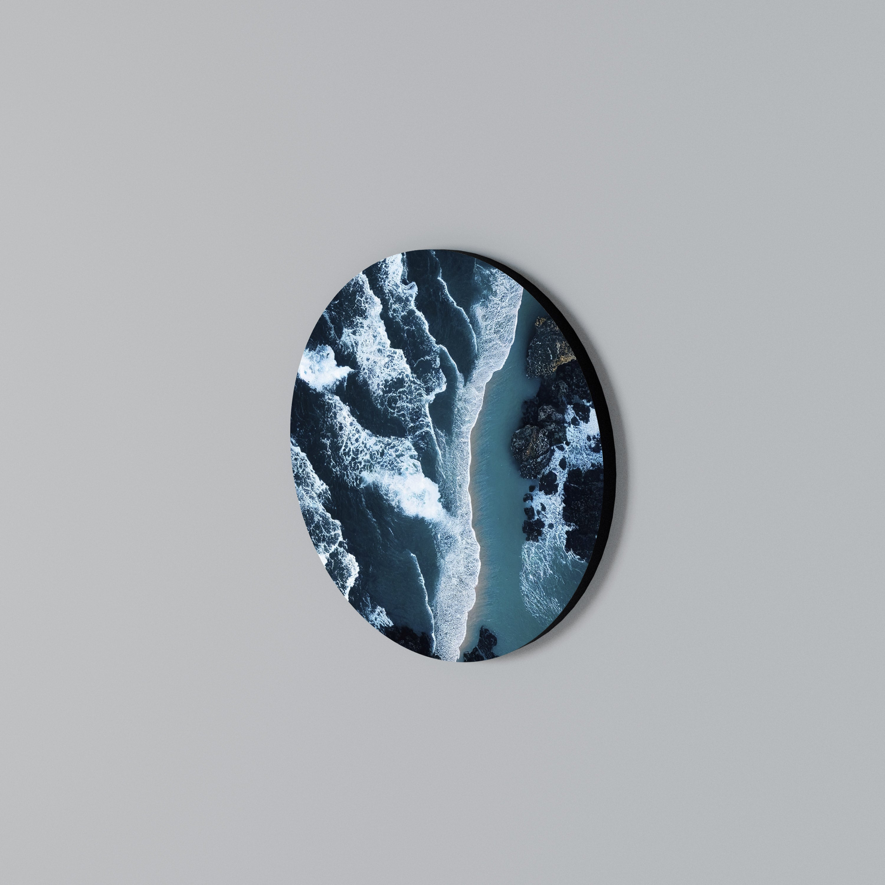 COSMIC COASTLINE Rund väggdekor