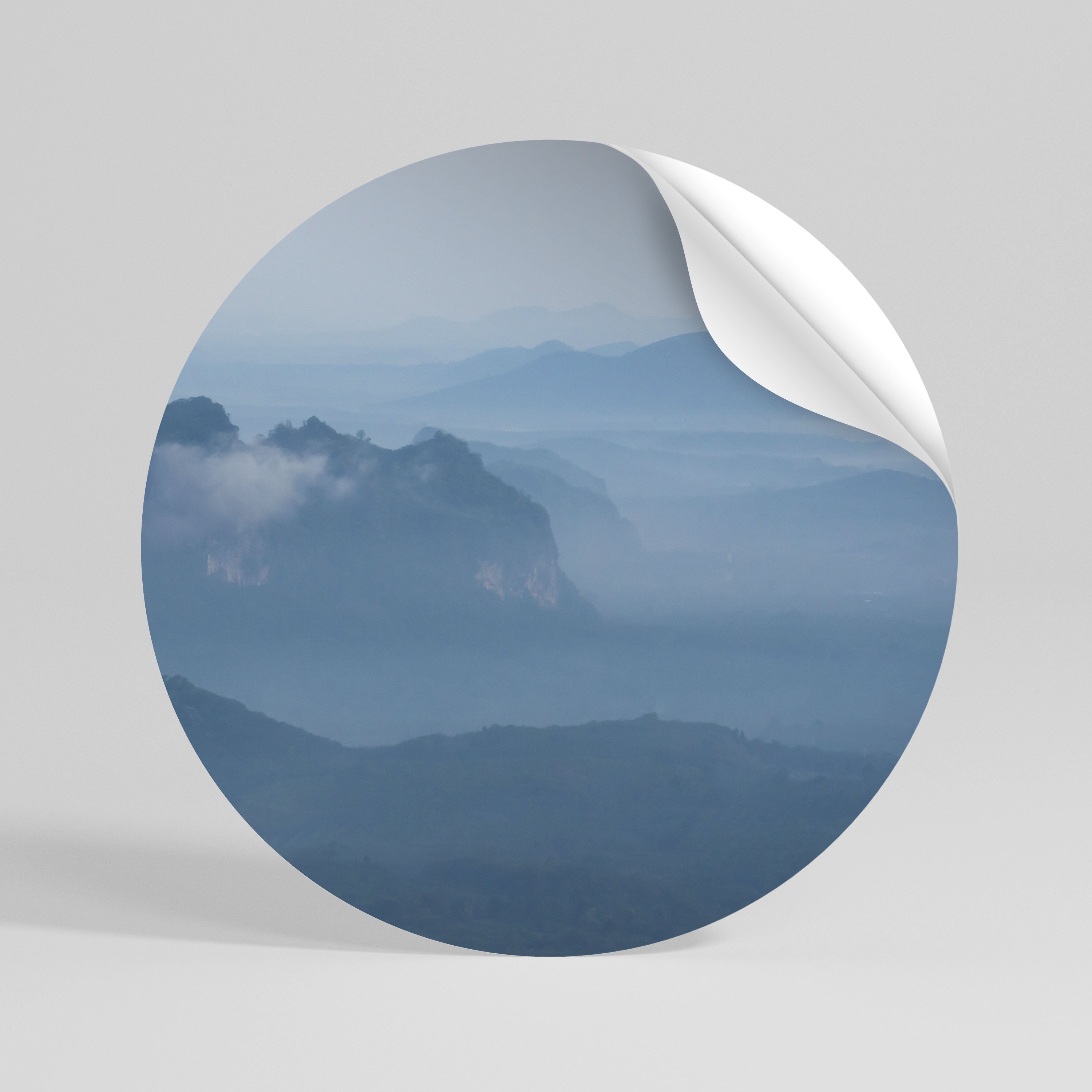 MISTY MOUNTAIN WHISPER Rund väggdekal