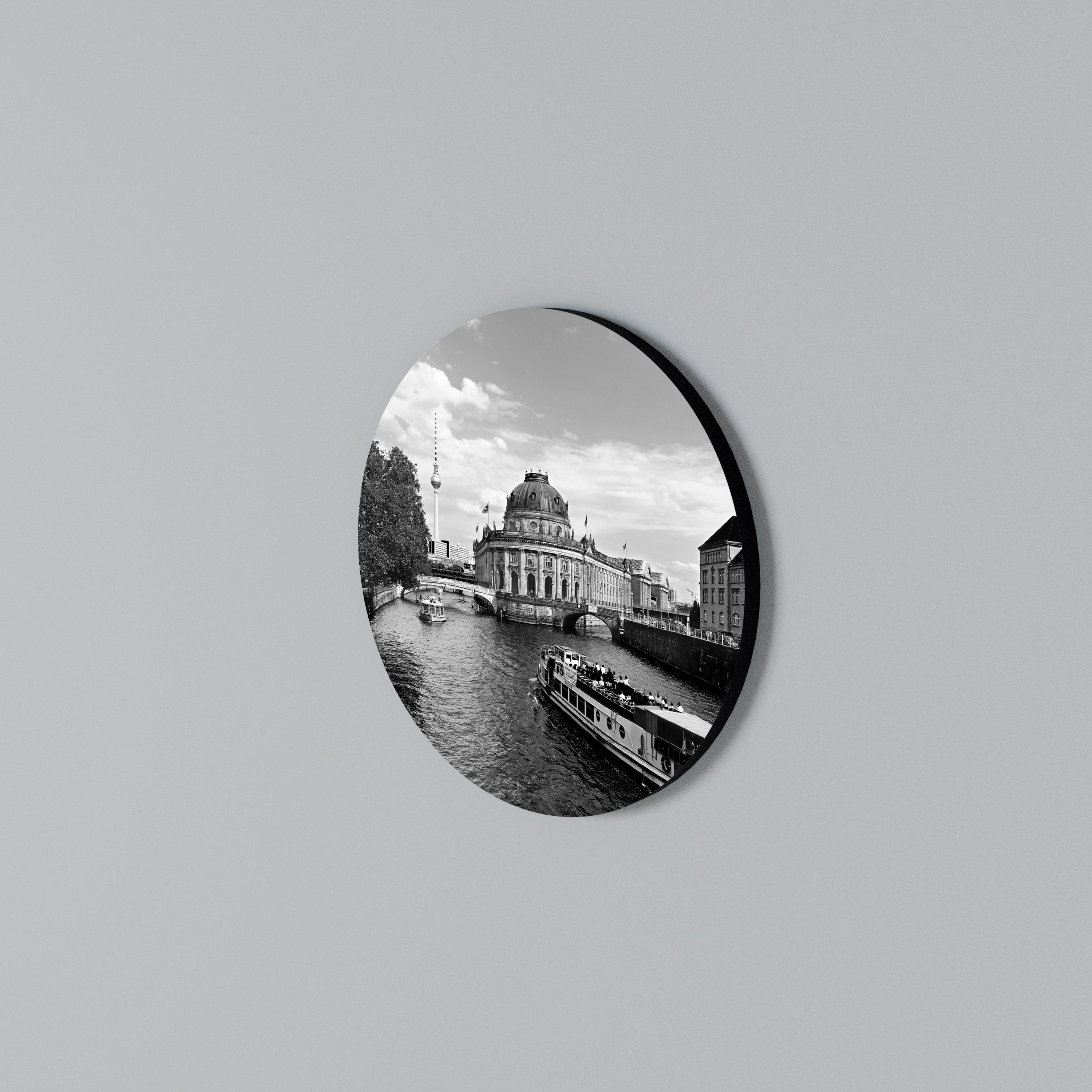 GHOSTS OF HISTORY Rund väggdekor