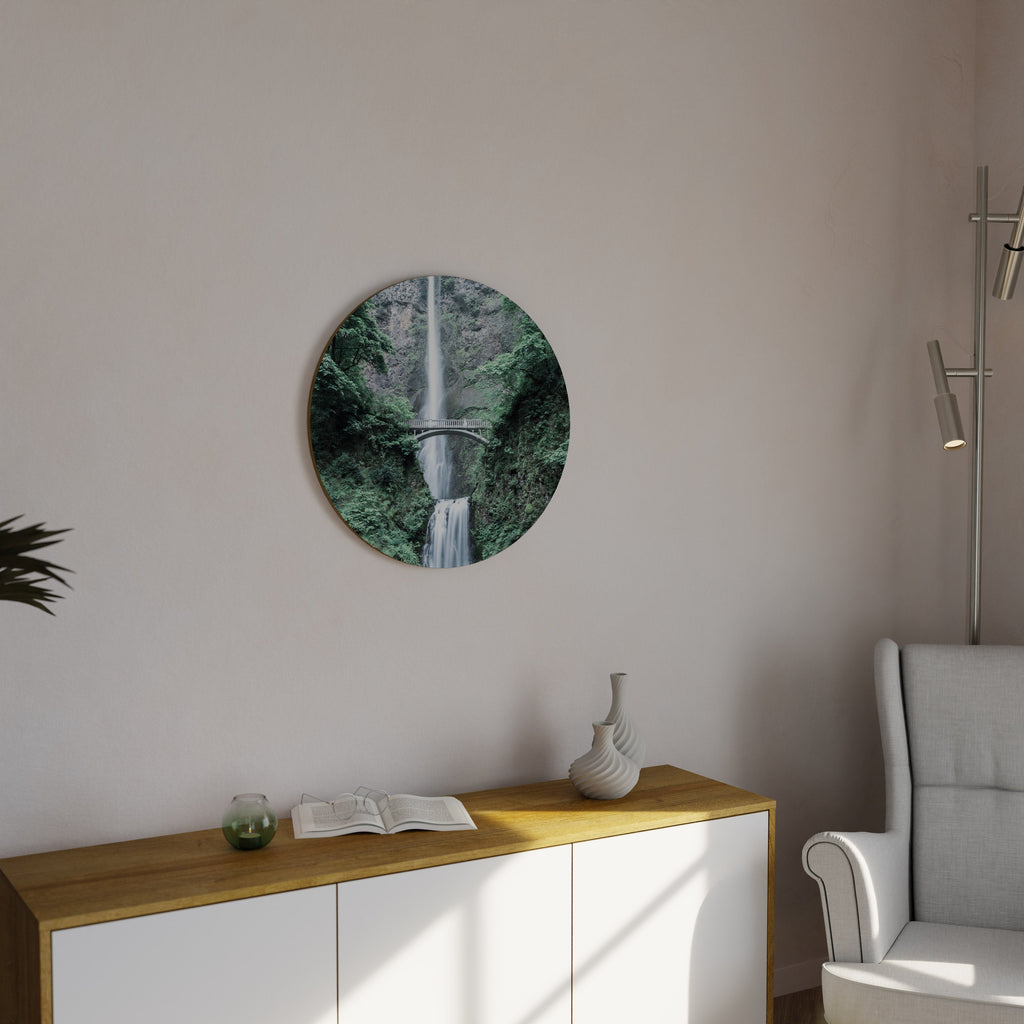 MYSTISK VATTENLANDSKAPSBRO Rund väggkonst