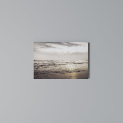 WHISPERS OF THE OCEAN Horizontal Canvas Print