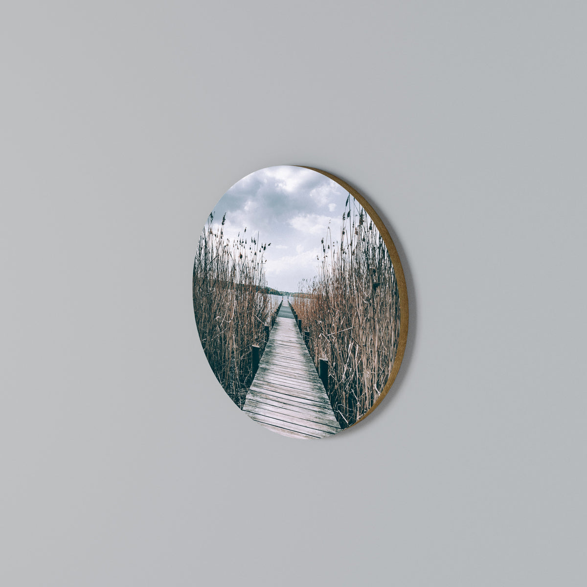 GAZE INTO STILLNESS Rund väggdekor
