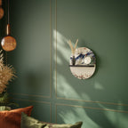 JAPANSK LANDSKAP Oval konsthylla i svart finish