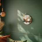 FLEETING DAYS Rund konsthylla i svart finish