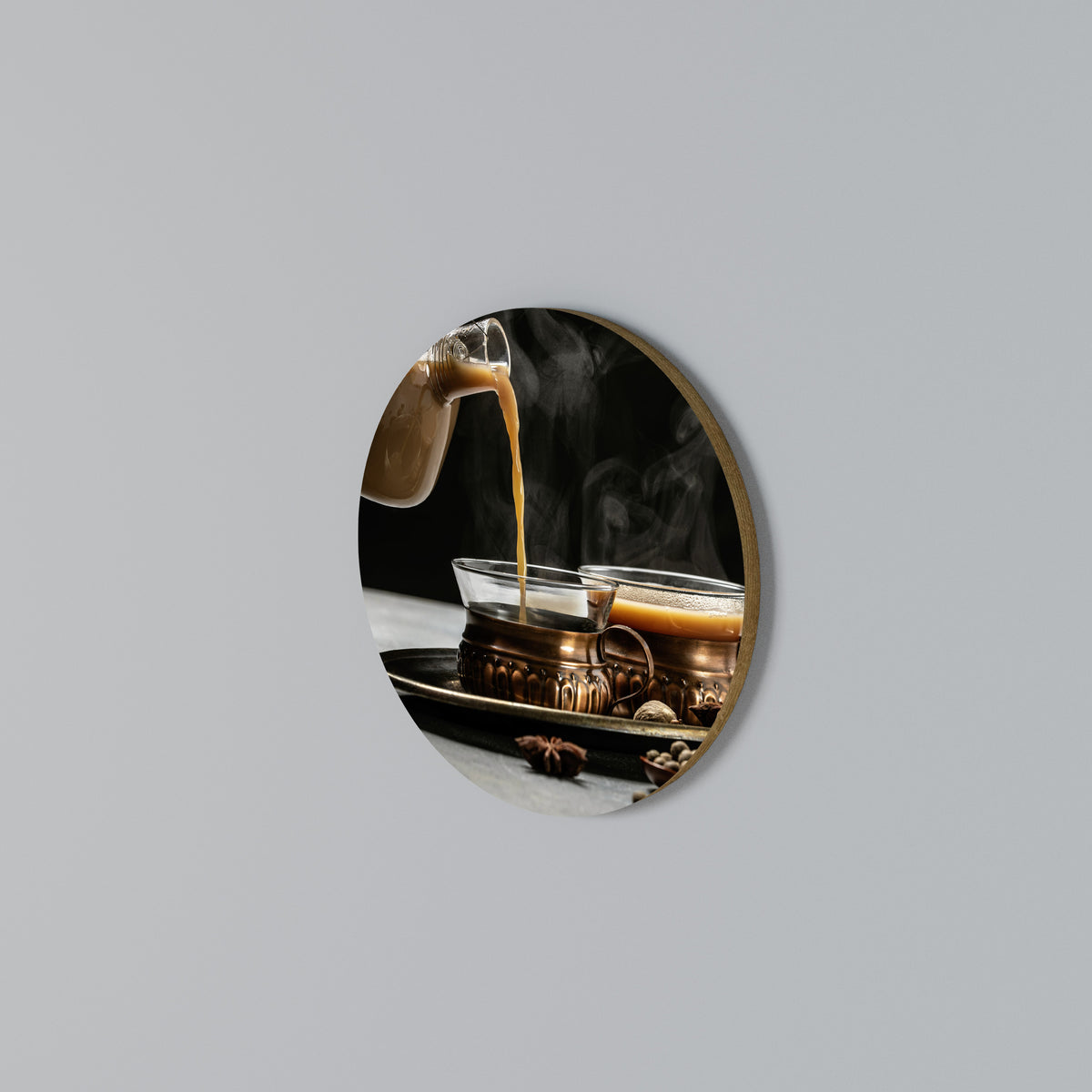 STEAMING SIPS OF SERENITY Rund väggdekor
