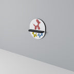 BARNDOMSMINNE Oval konsthylla i svart finish