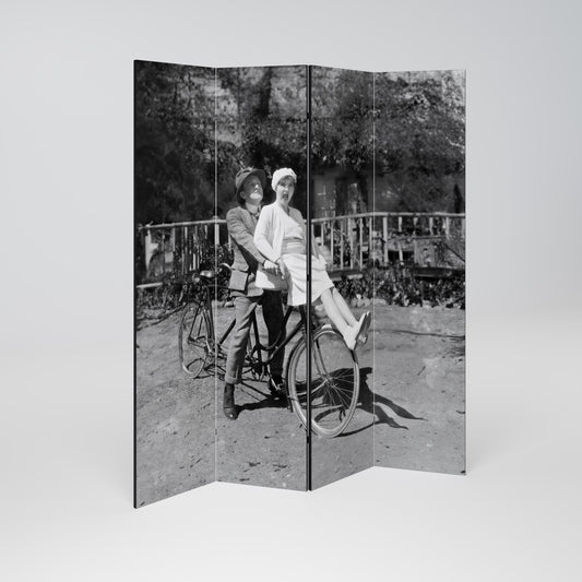 RIDING THROUGH TIME Dekorativ rumsavdelare med 4 paneler