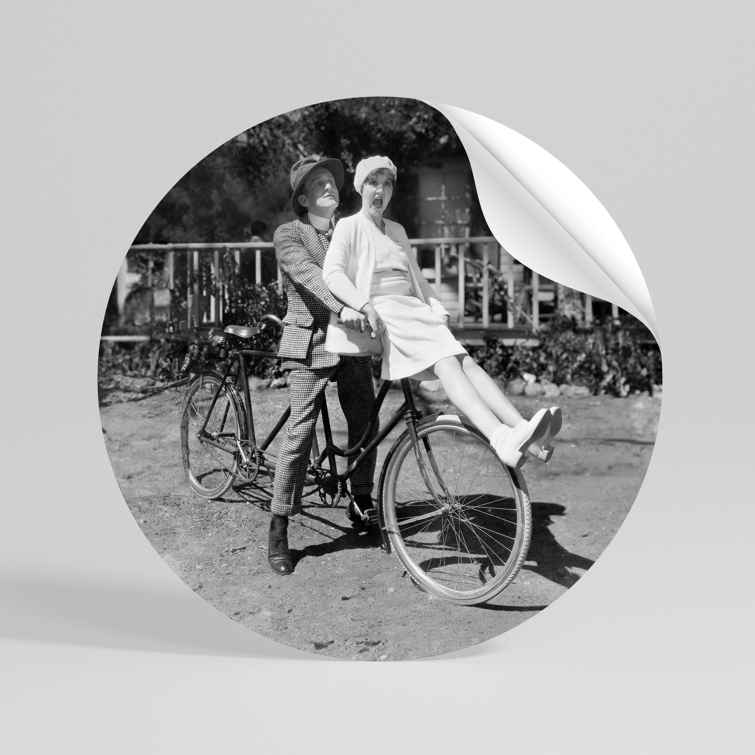 RIDING THROUGH TIME Rund väggdekal