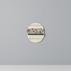 LÖVVERKRADER Oval konsthylla i svart finish