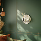 SPOTTED DAZE Rund konsthylla i svart finish