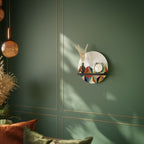 TESSELATE TREASURES Rund konsthylla i svart finish