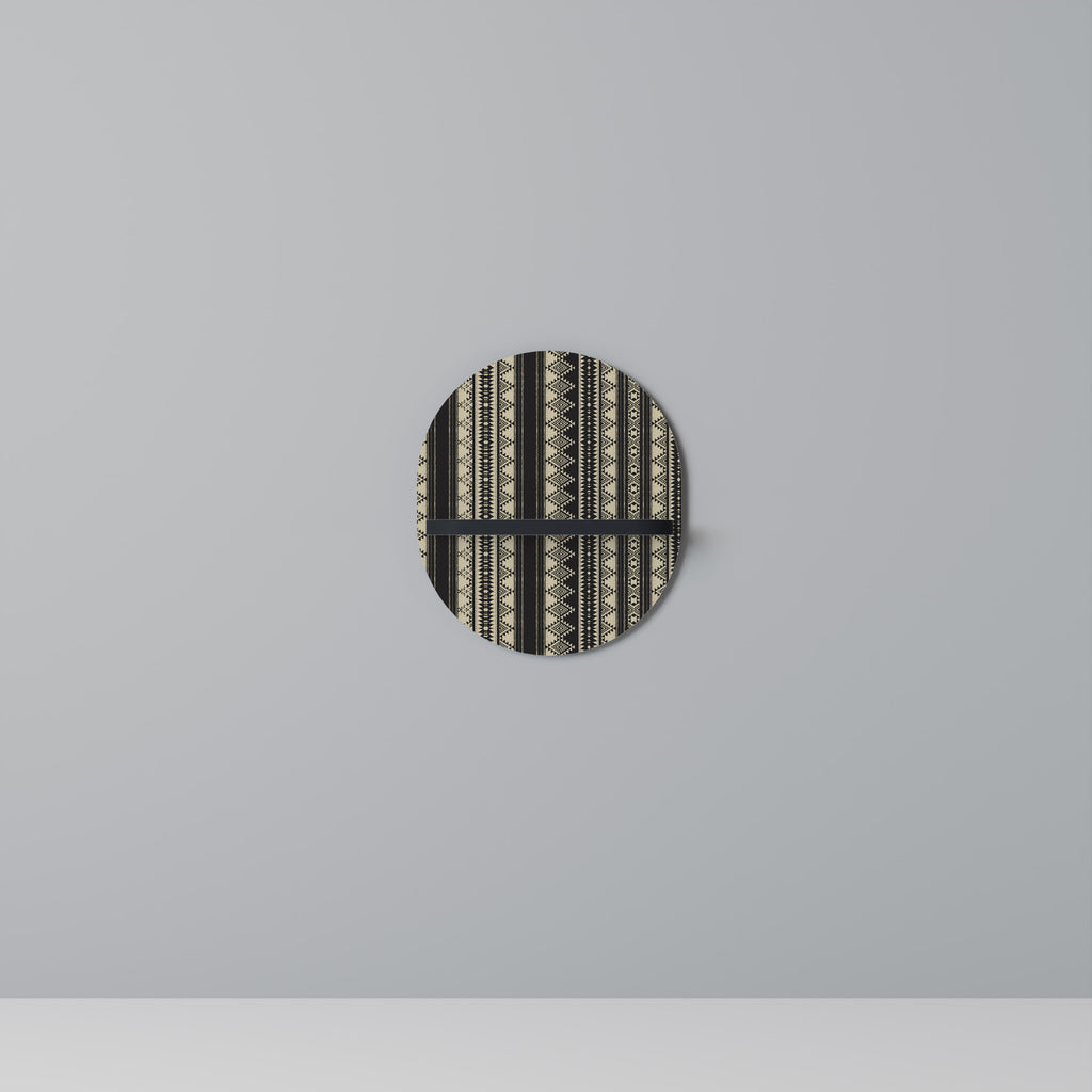 AZTEC Oval konsthylla i svart finish