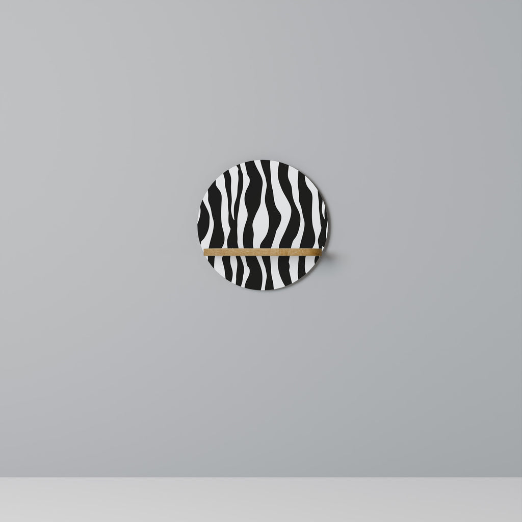 ZEBRA ECHOES Rund Konsthylla I Ekeffekt