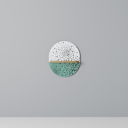 Prickade GLÄDJER Oval konsthylla i ekeffekt