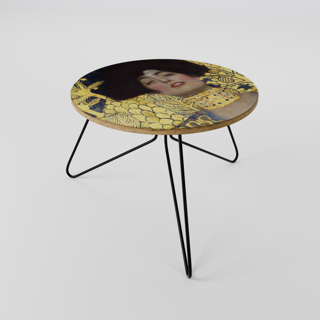 JUDITH WITHOUT HOLOFERNES Soffbord