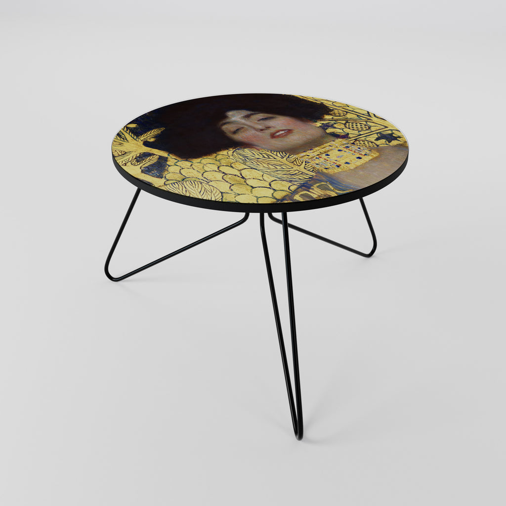 JUDITH WITHOUT HOLOFERNES Soffbord