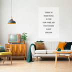 NEW YORK NIGHTS OROLIGHETER vertikal affisch med självhäftande motiv