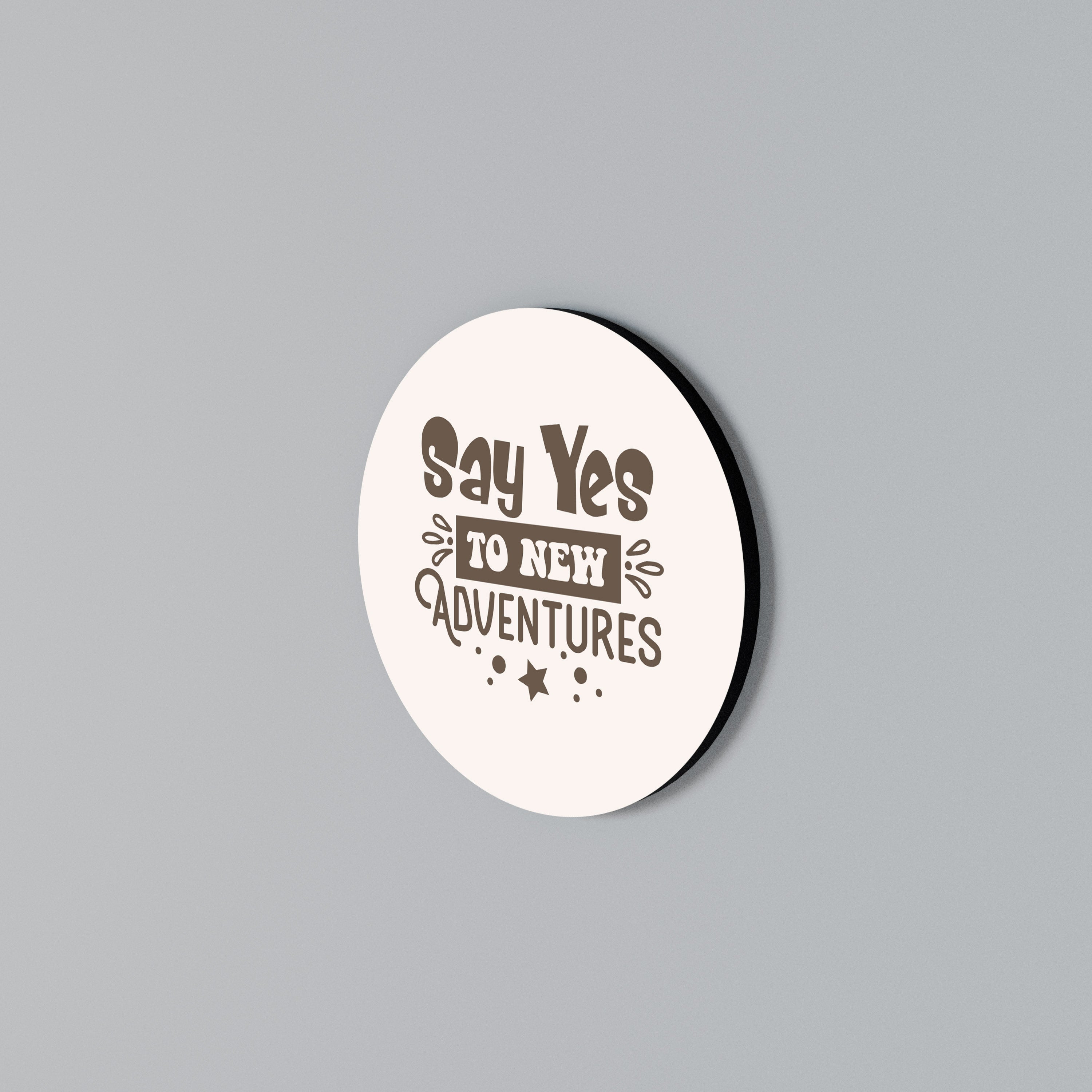 ÄVENTYR VÄNTAR DIG Rund väggdekoration