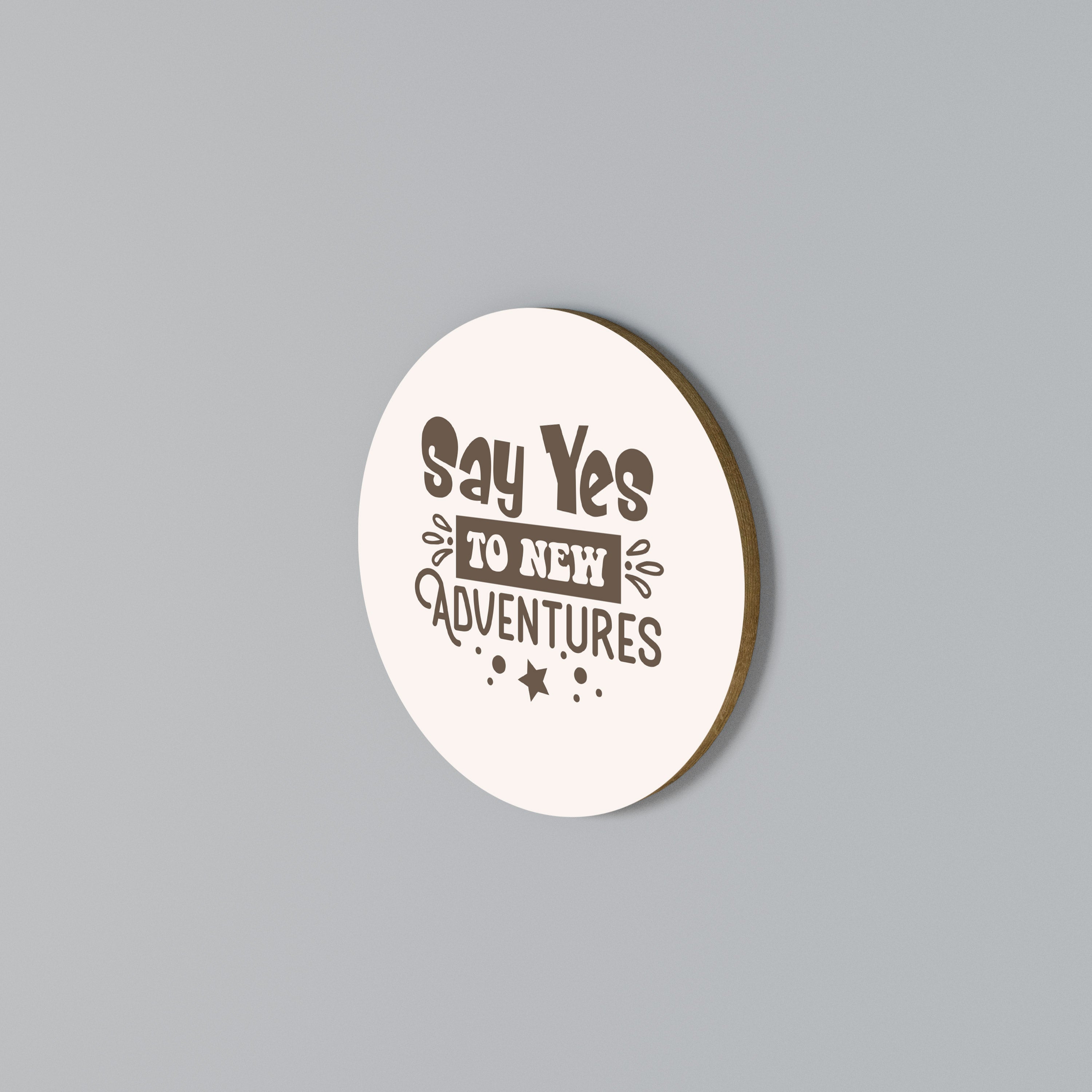 ÄVENTYR VÄNTAR DIG Rund väggdekoration