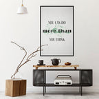 TRO OCH UPPNÅ Vertikal affisch med självhäftande text