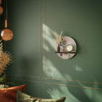 MJUKA POPPY Rund konsthylla i svart finish