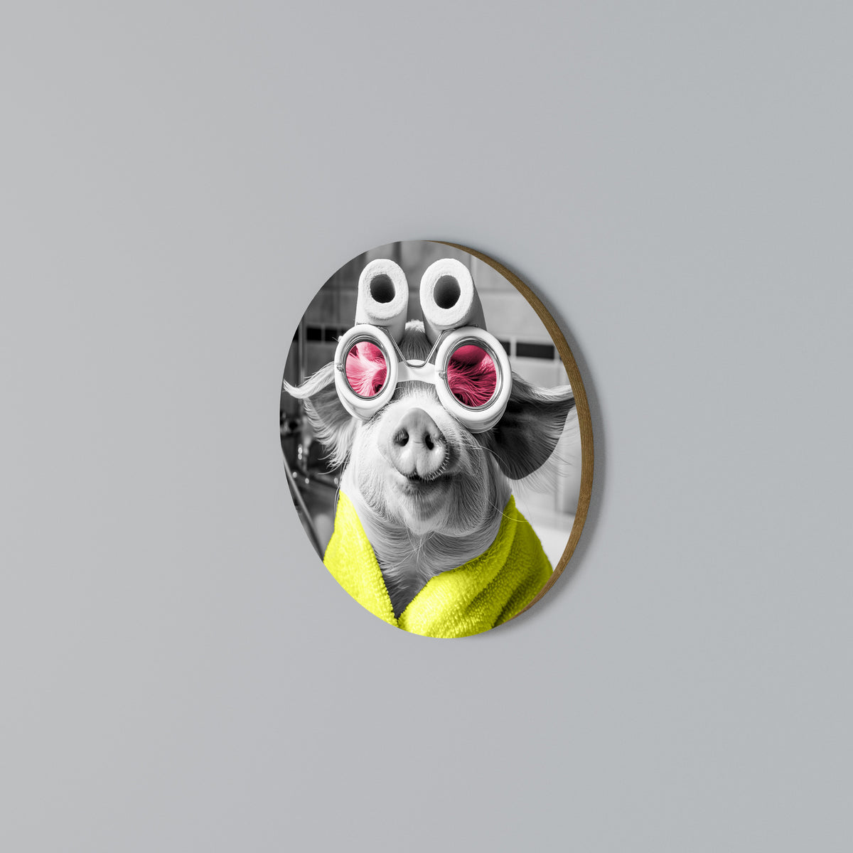 MORNING PIGLET Round Wall Art