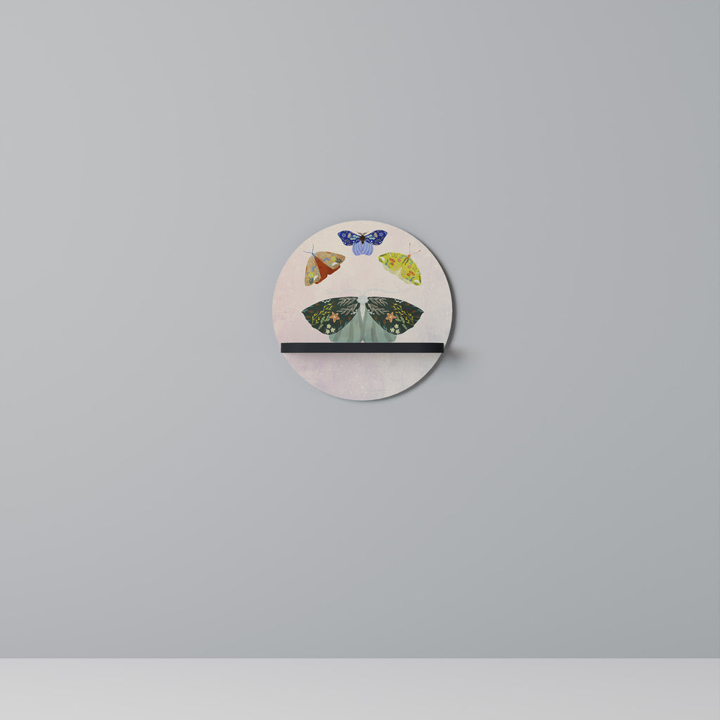 MOTH INTO THE LIGHT Rund konsthylla i svart finish