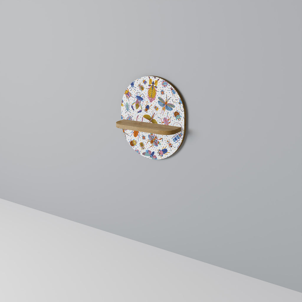 FÄRGRIKA INSEKTER Oval konsthylla i ekeffekt