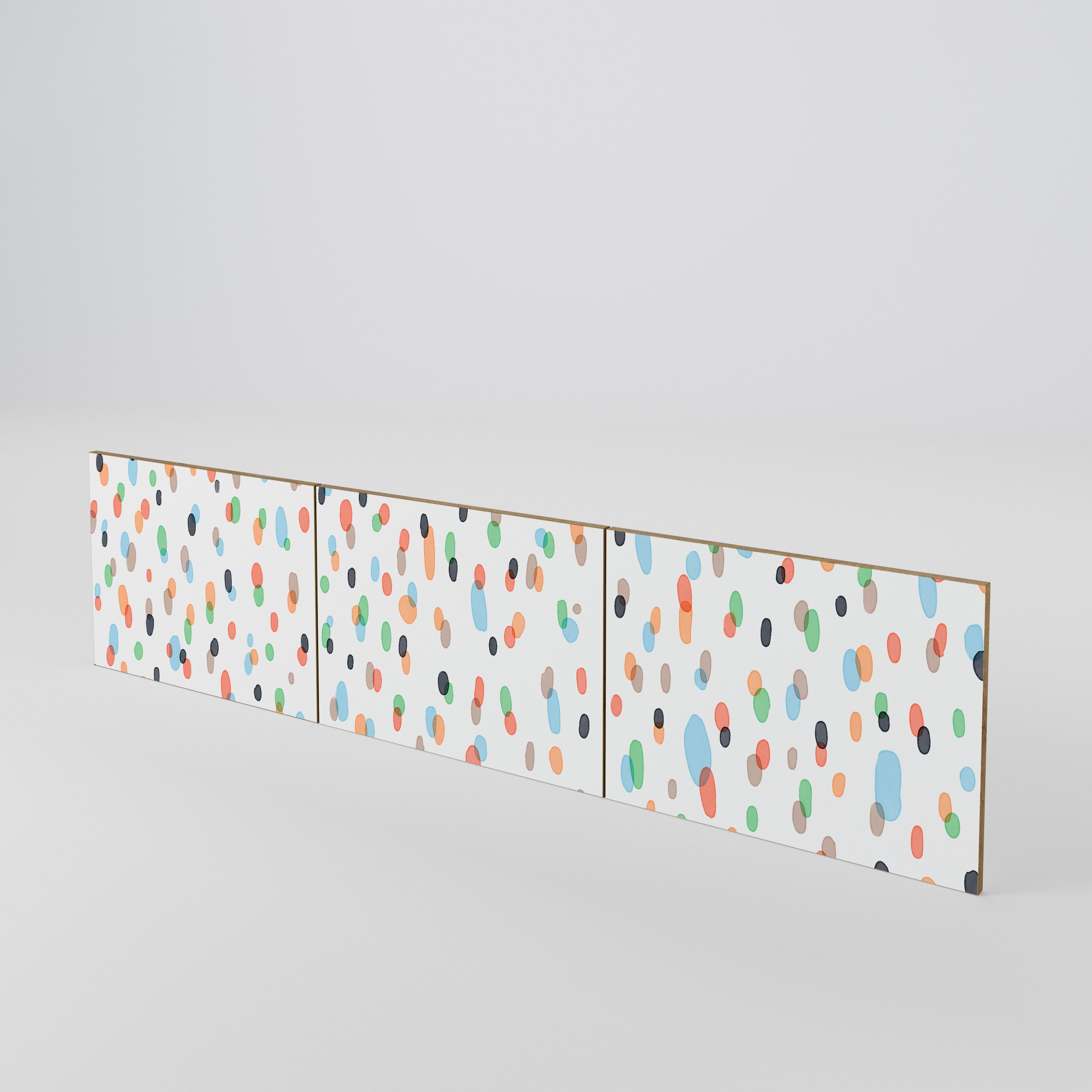 ENERGETIC SPOTS Luckset med 3 dörrar till TV-bänk