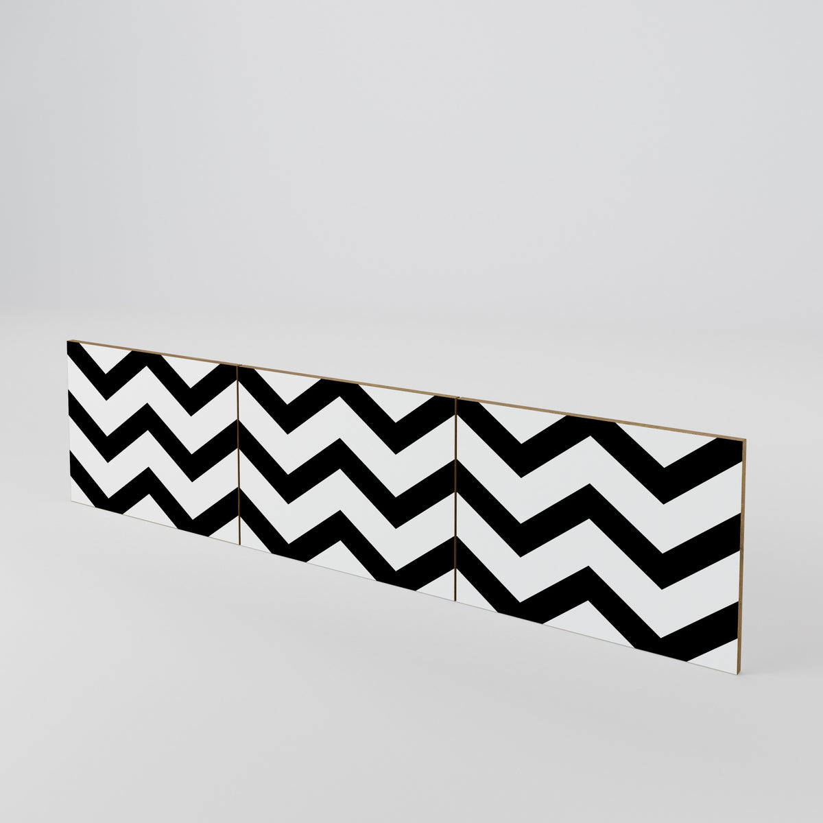 CLASSIC ZIG ZAG Luckset med 3 dörrar till TV-bänk