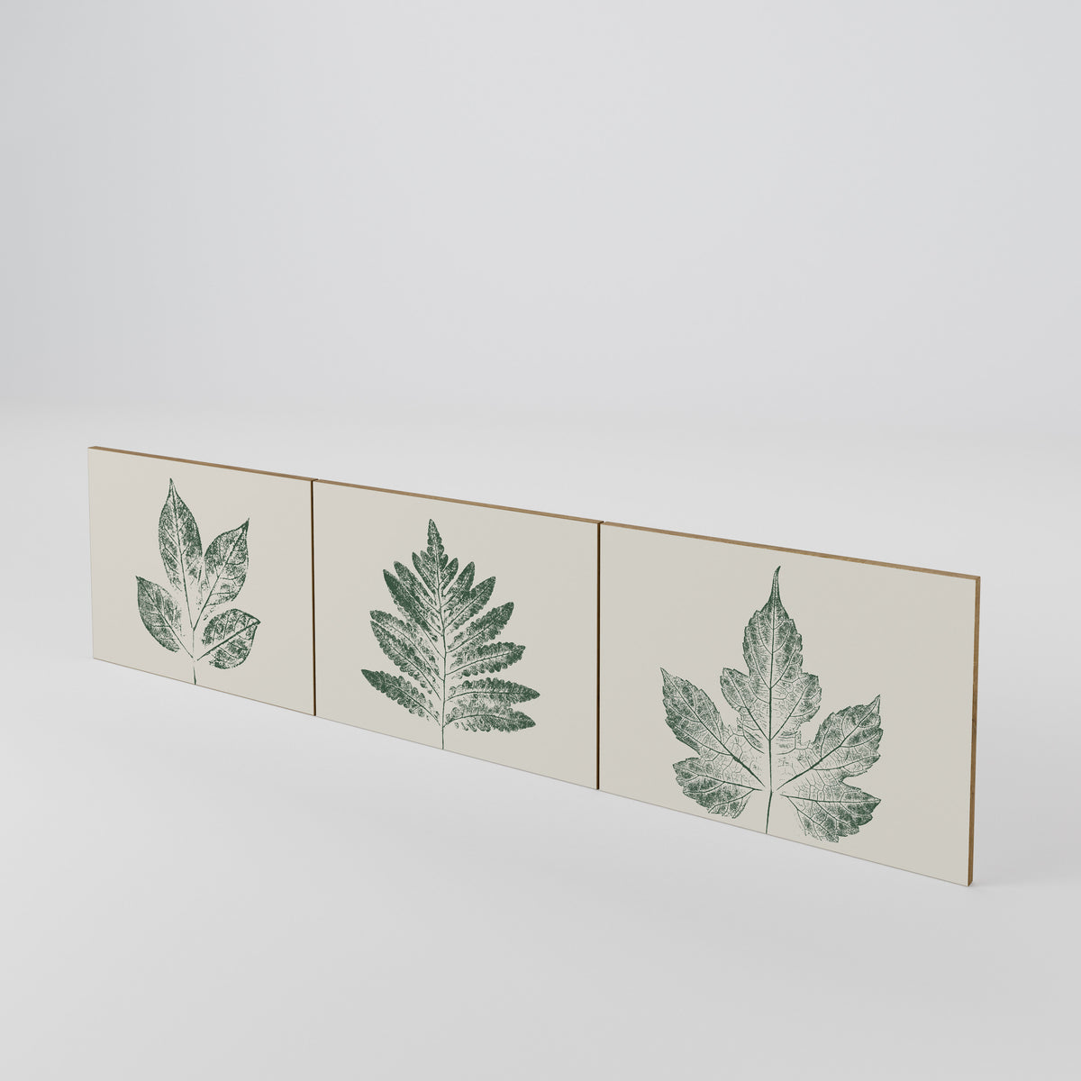 GREEN LEAFY STAMPS Luckset med 3 dörrar till TV-bänk