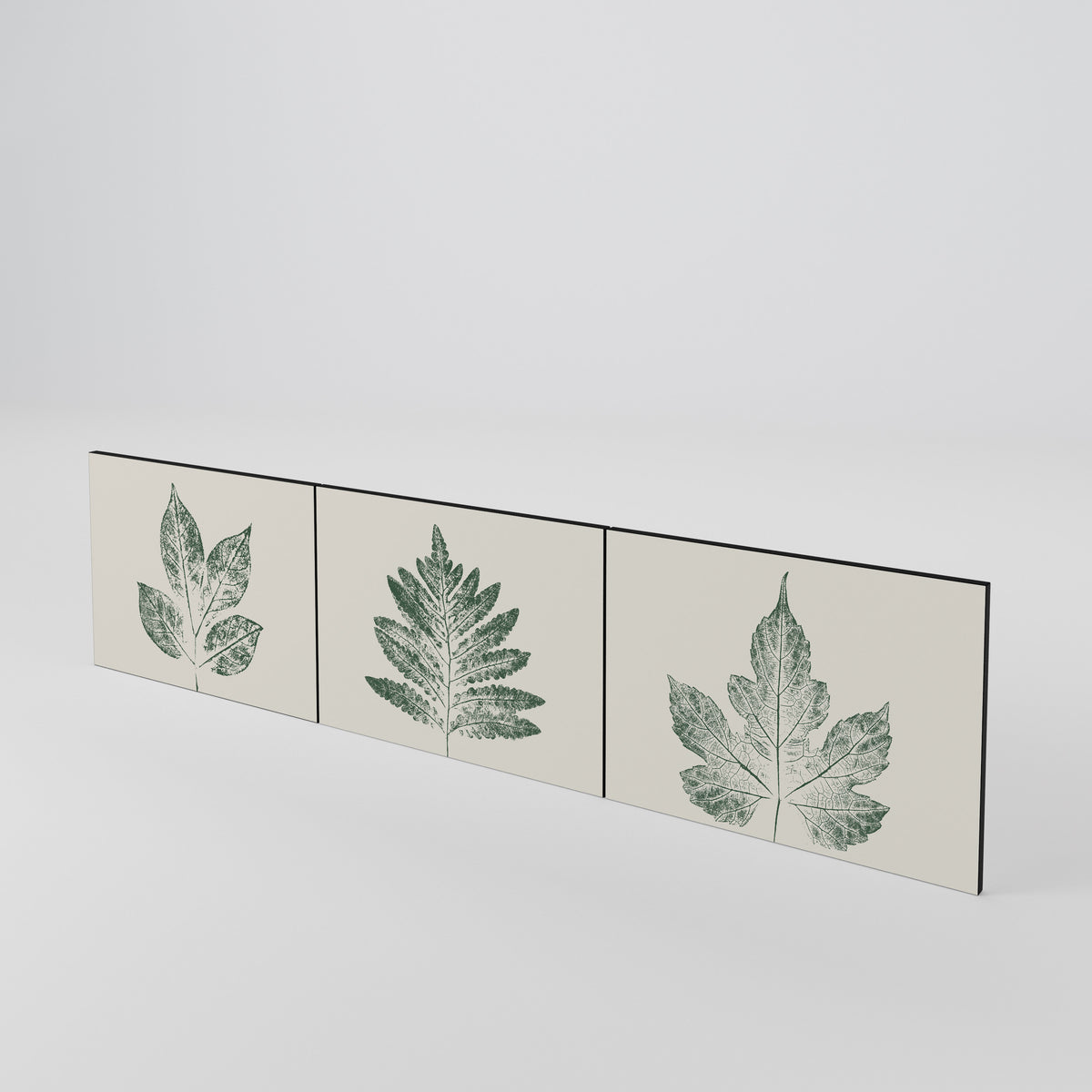 GREEN LEAFY STAMPS Luckset med 3 dörrar till TV-bänk