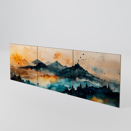 OMINOUS MOUNTAINS Luckset med 3 dörrar till sideboard