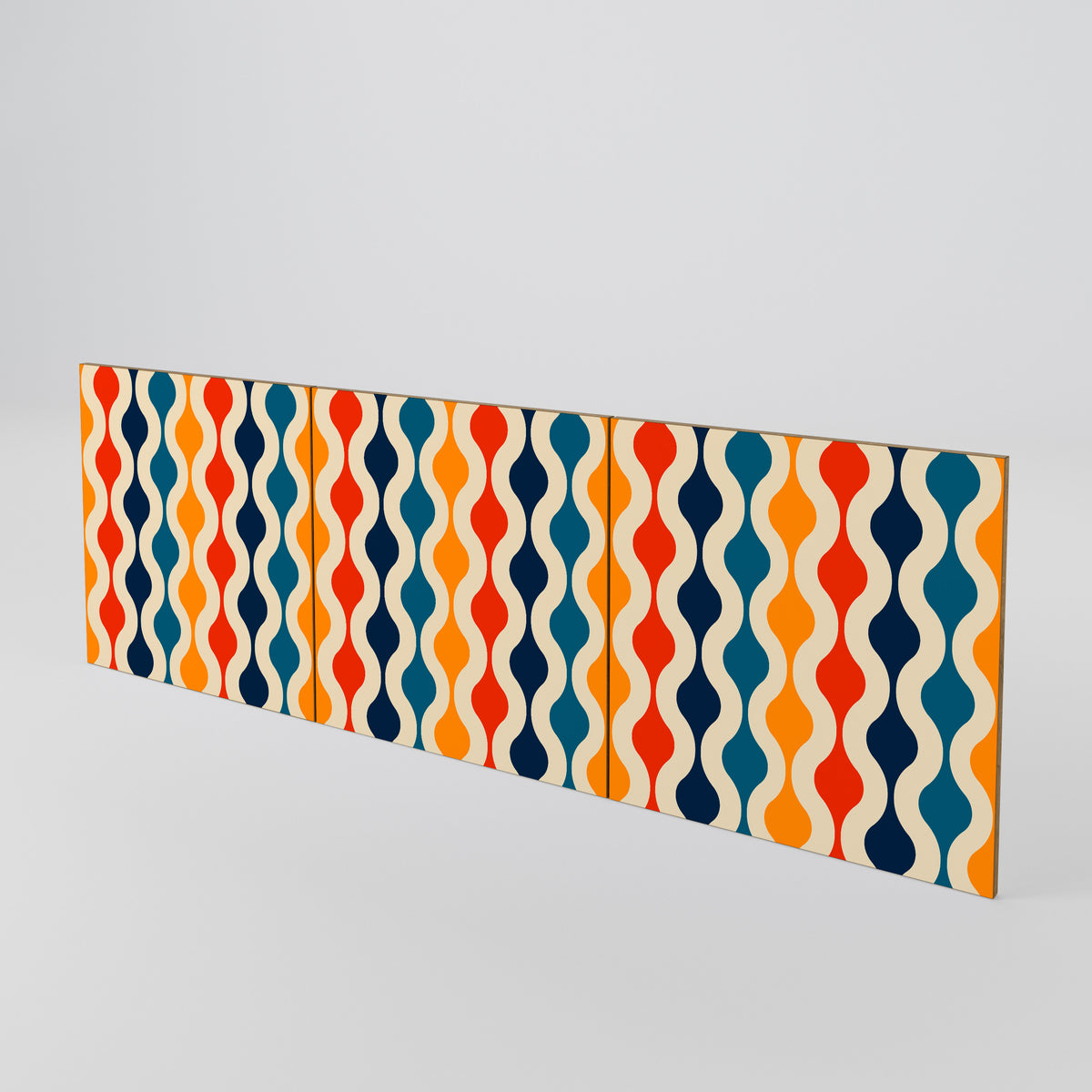 COLORFUL NOSTALGIA Luckset med 3 dörrar till sideboard
