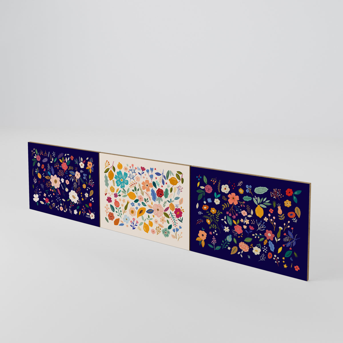FLORAL COMBINATION Luckset med 3 dörrar till TV-bänk