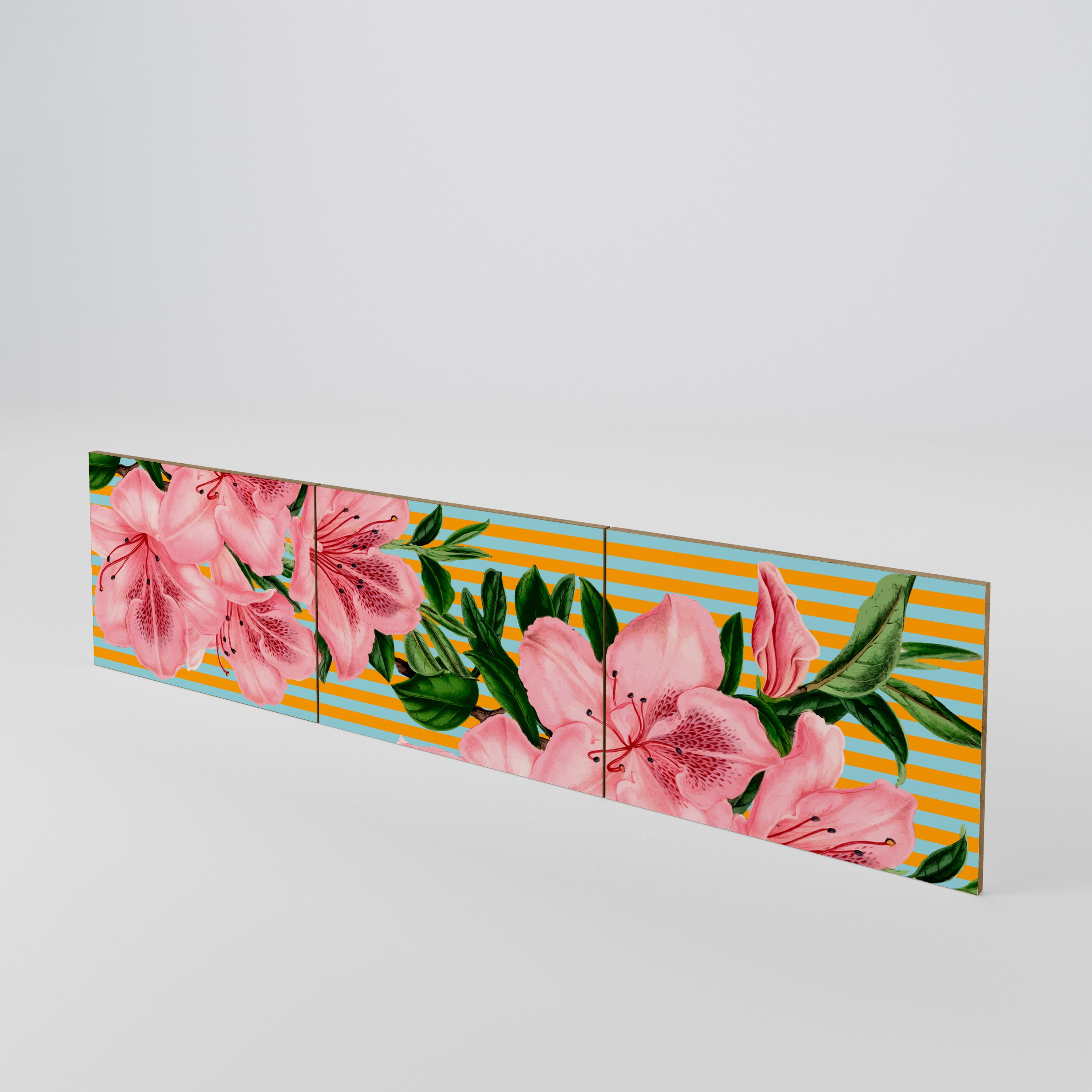 FRAGILE BEAUTY Luckset med 3 dörrar till TV-bänk