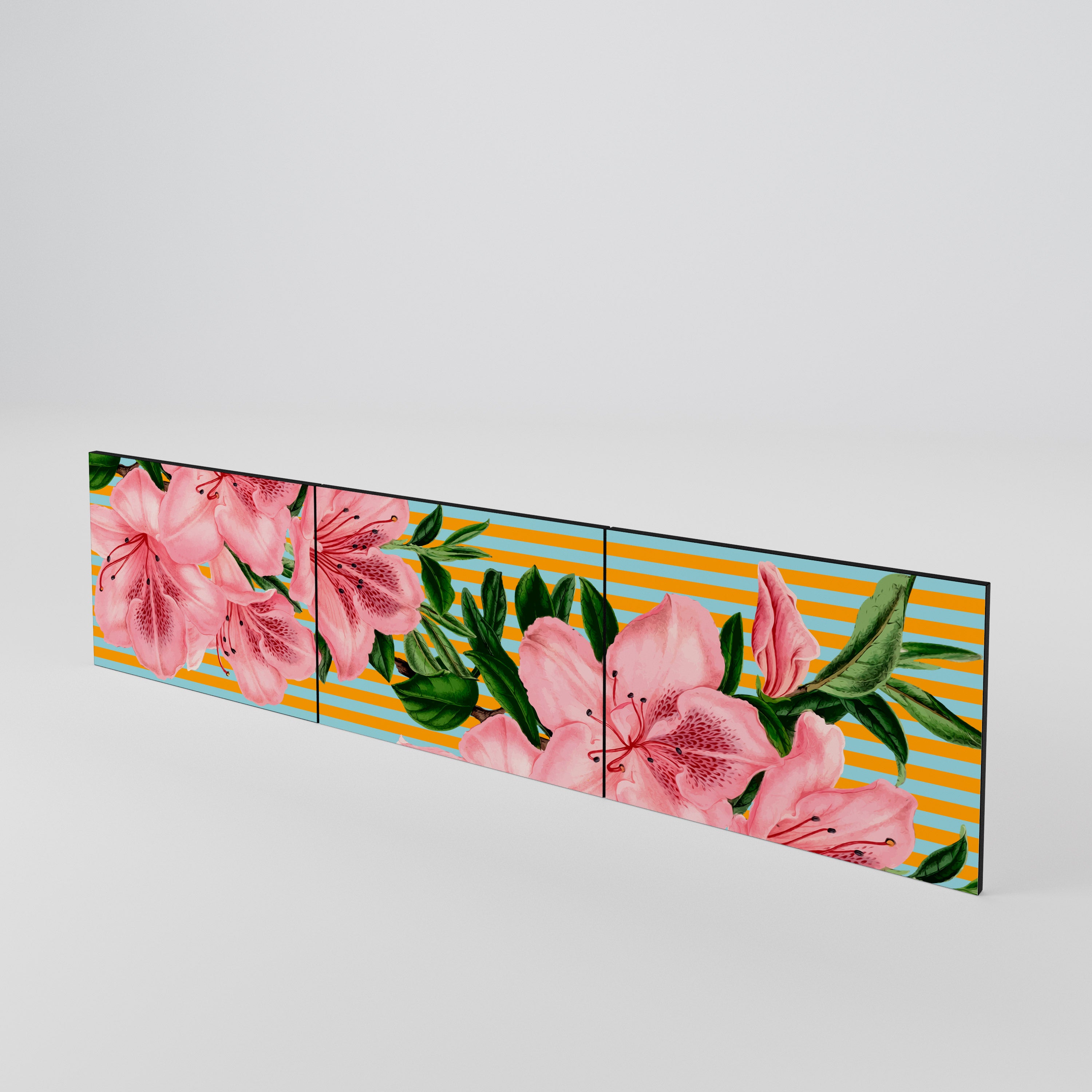 FRAGILE BEAUTY Luckset med 3 dörrar till TV-bänk