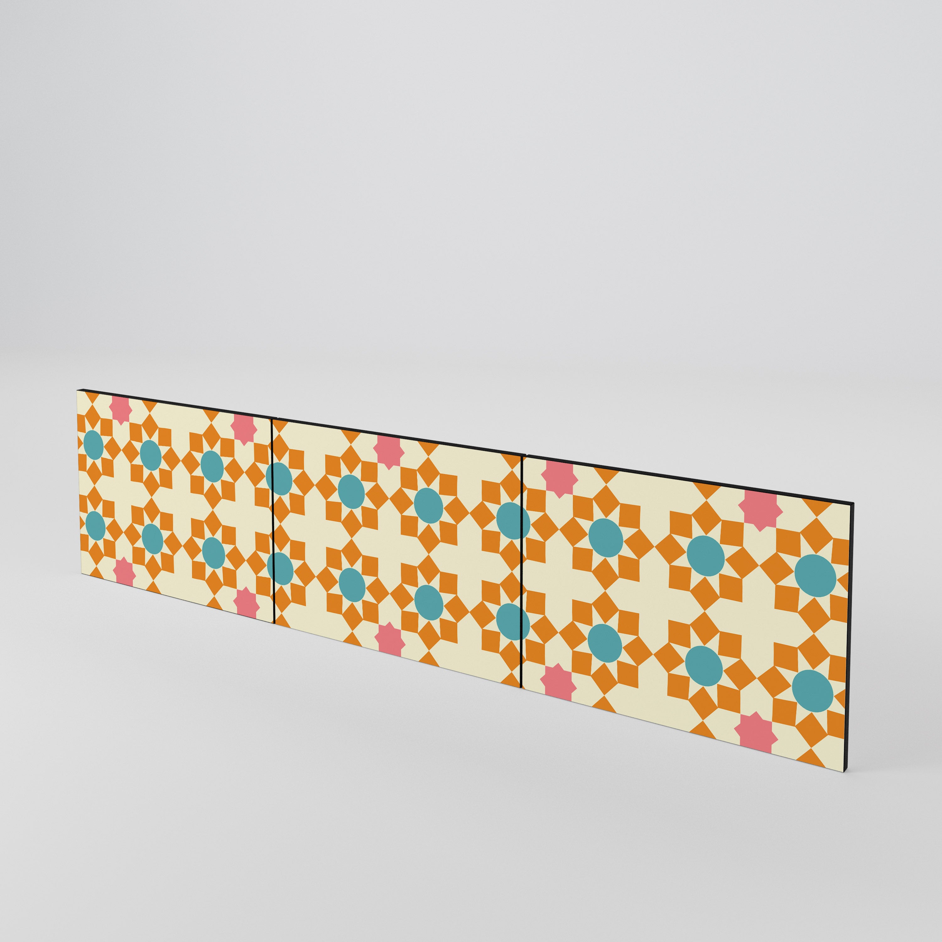 FLORAL DECOR Luckset med 3 dörrar till TV-bänk