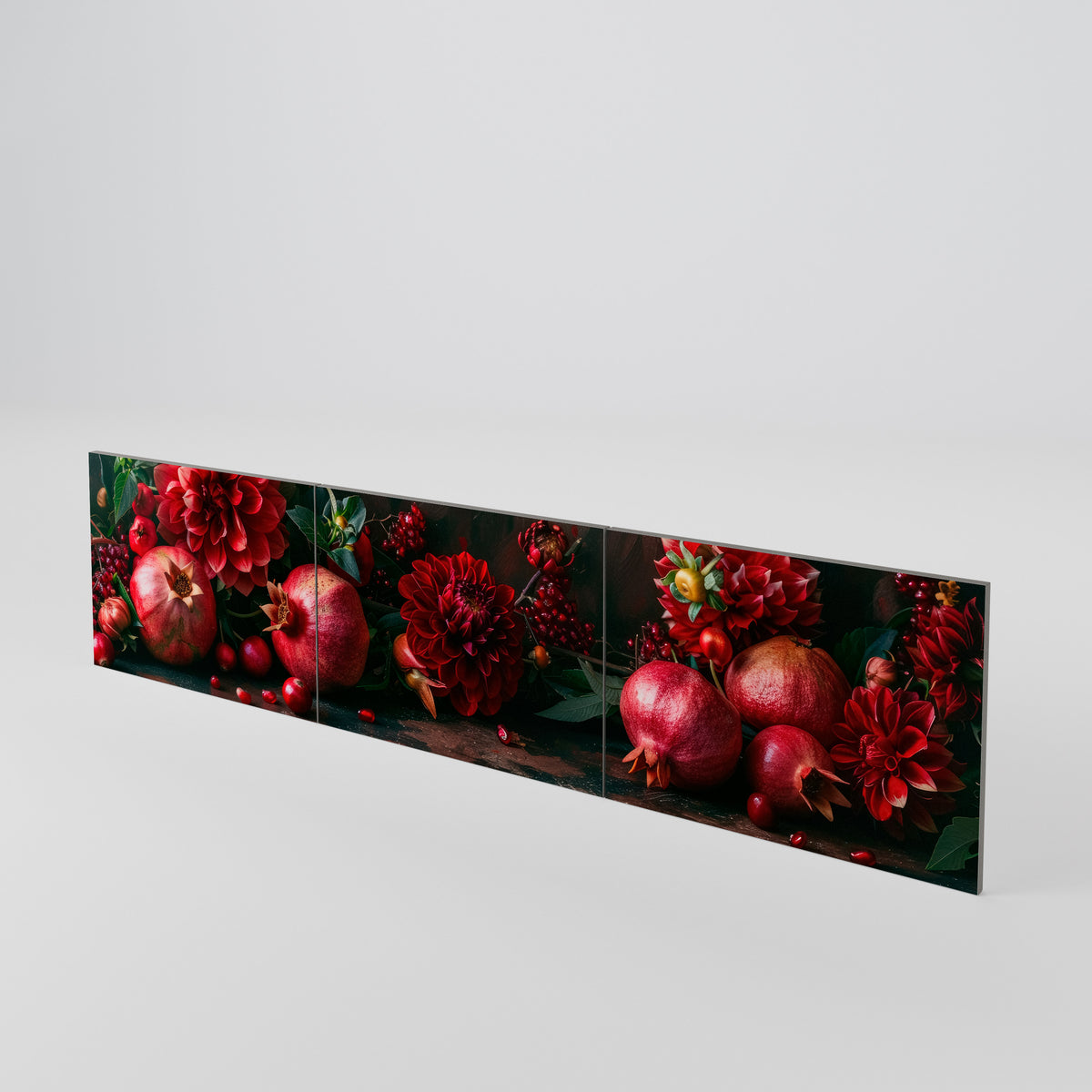 DAHLIAS AND POMEGRANATES Luckset med 3 dörrar till TV-bänk