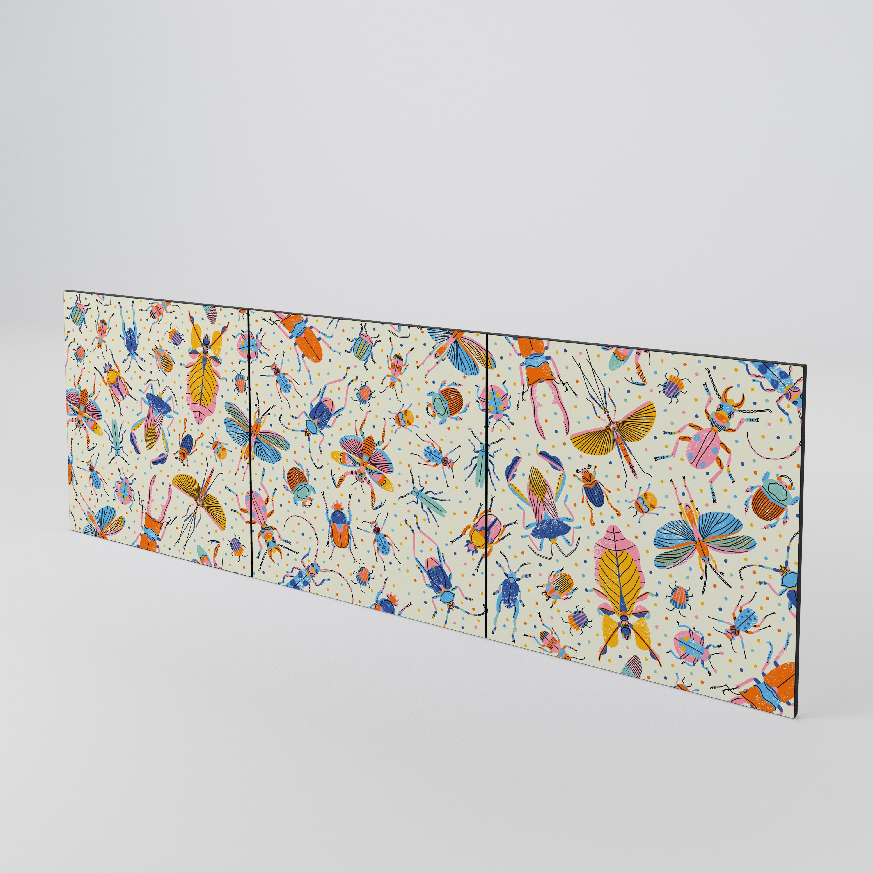 COLORFUL INSECTS Luckset med 3 dörrar till sideboard